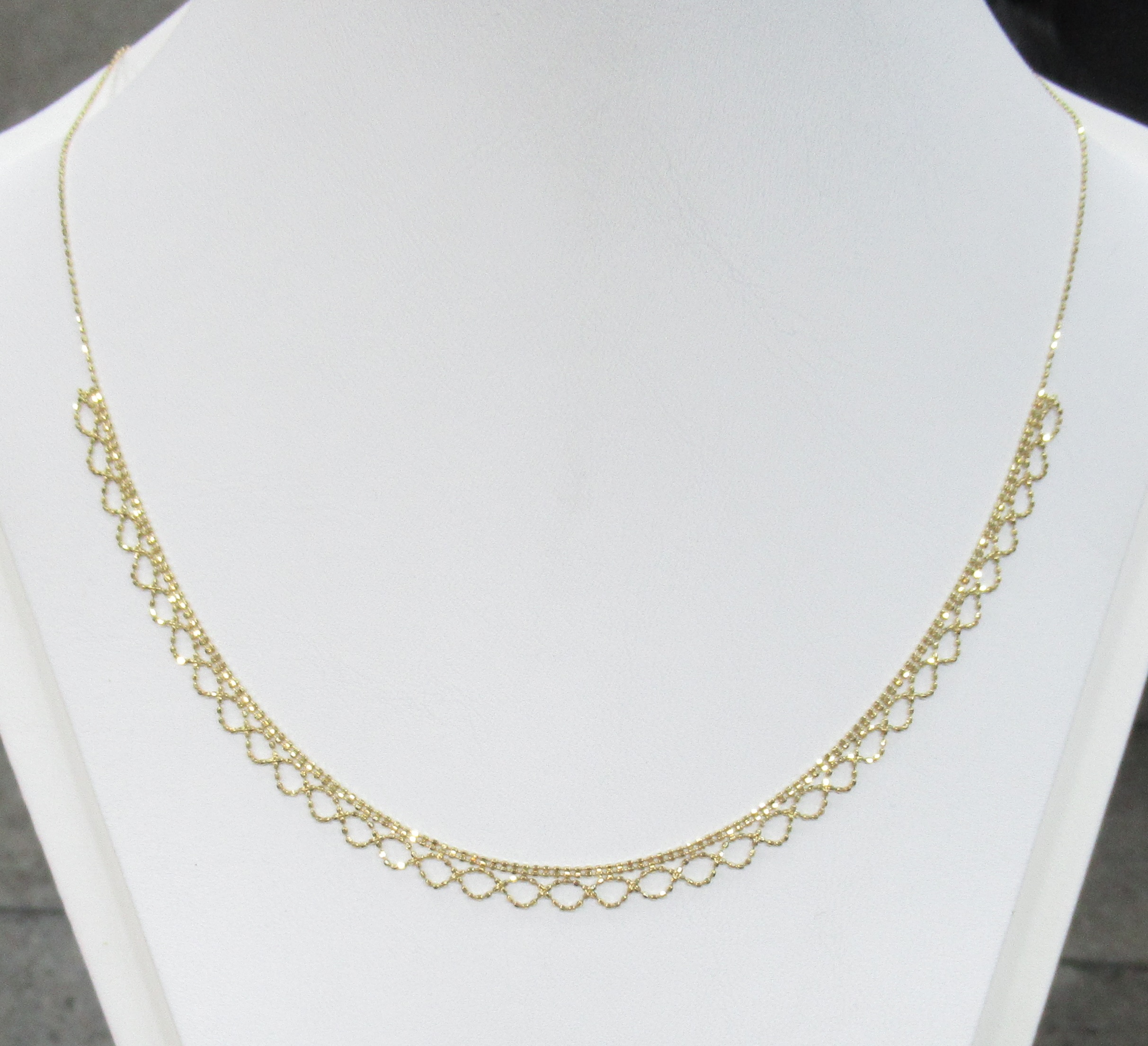 Колье из желтого золота